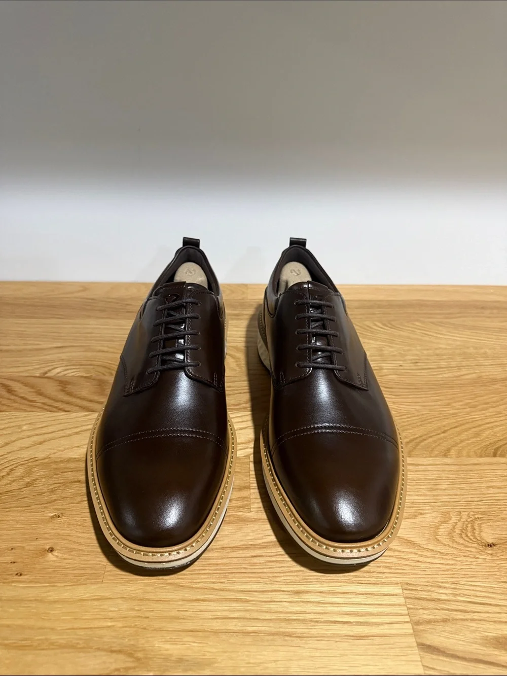 Ecco sleek dark